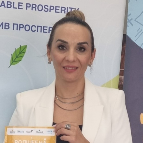 РОСА ЦВЕТАНОВСКА